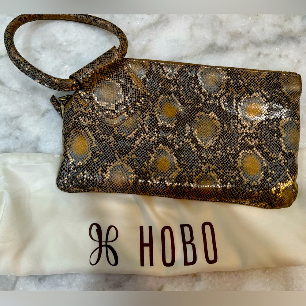 HOBO clutch! 🐍🐍 golden snake print! Gorgeous! Sold out!